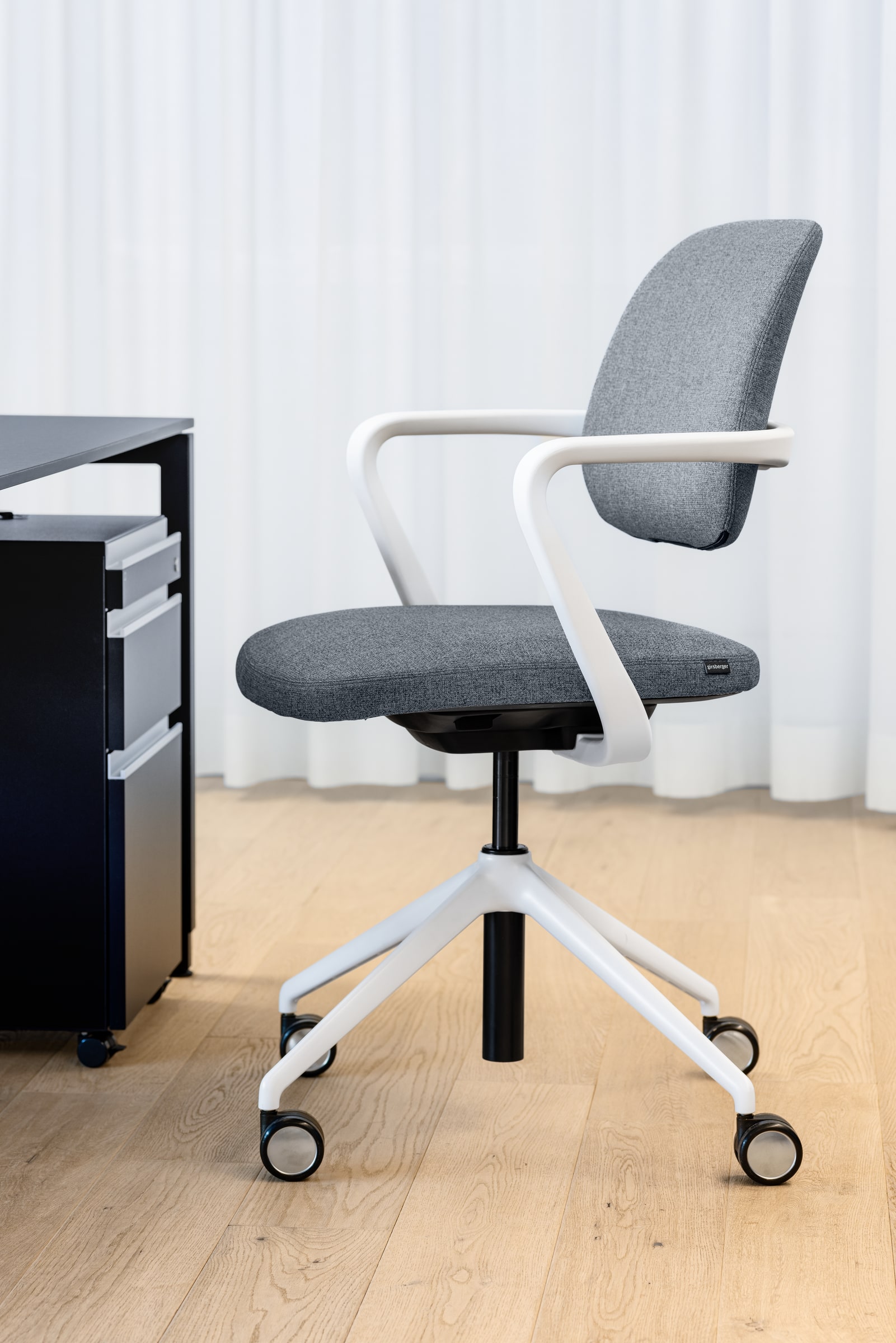 ategra_4fuss_hv_rollen_uni_l_20240130_3-min