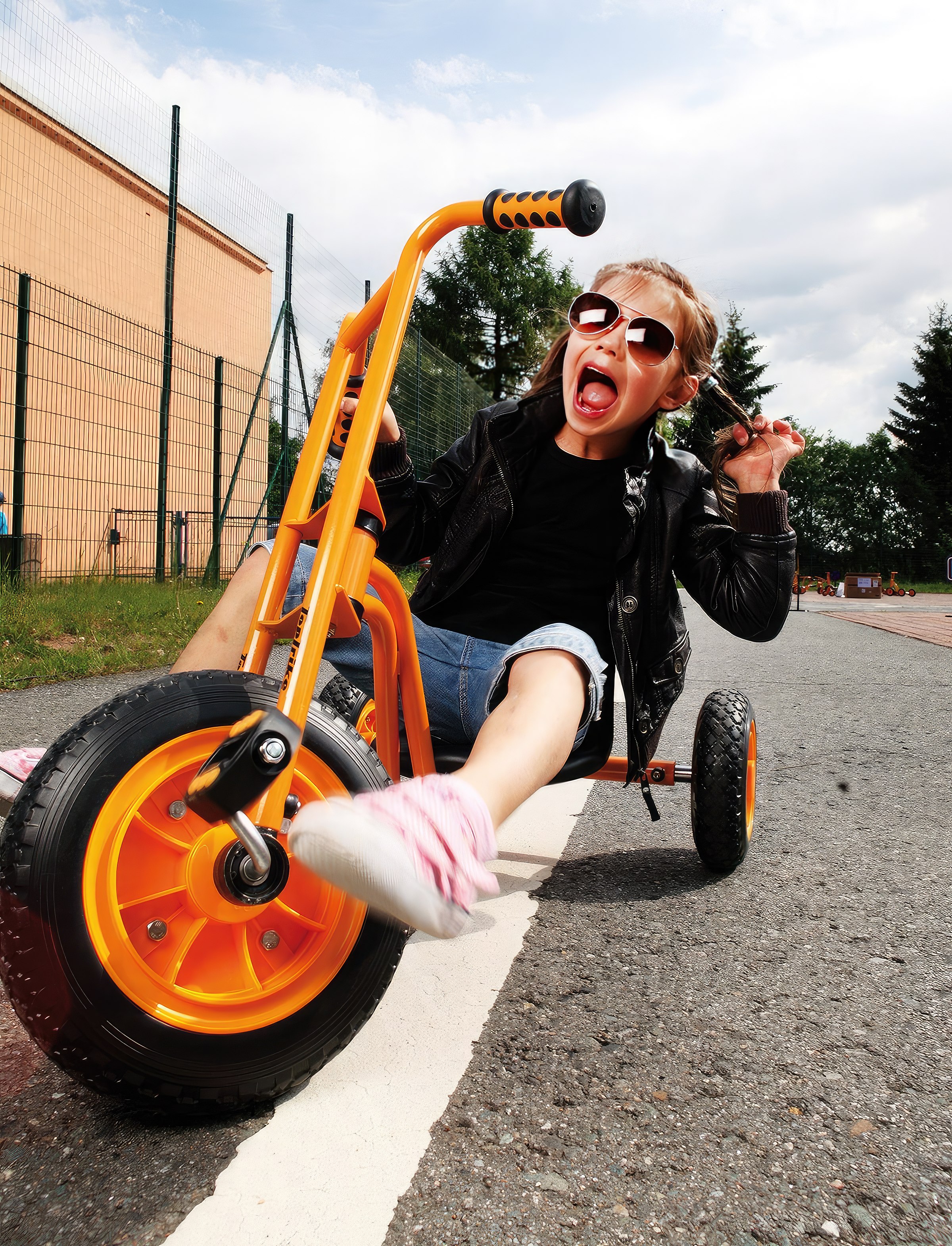 64130-c_emotion-rgb-gigapixel-standard-scale-2_00x-min