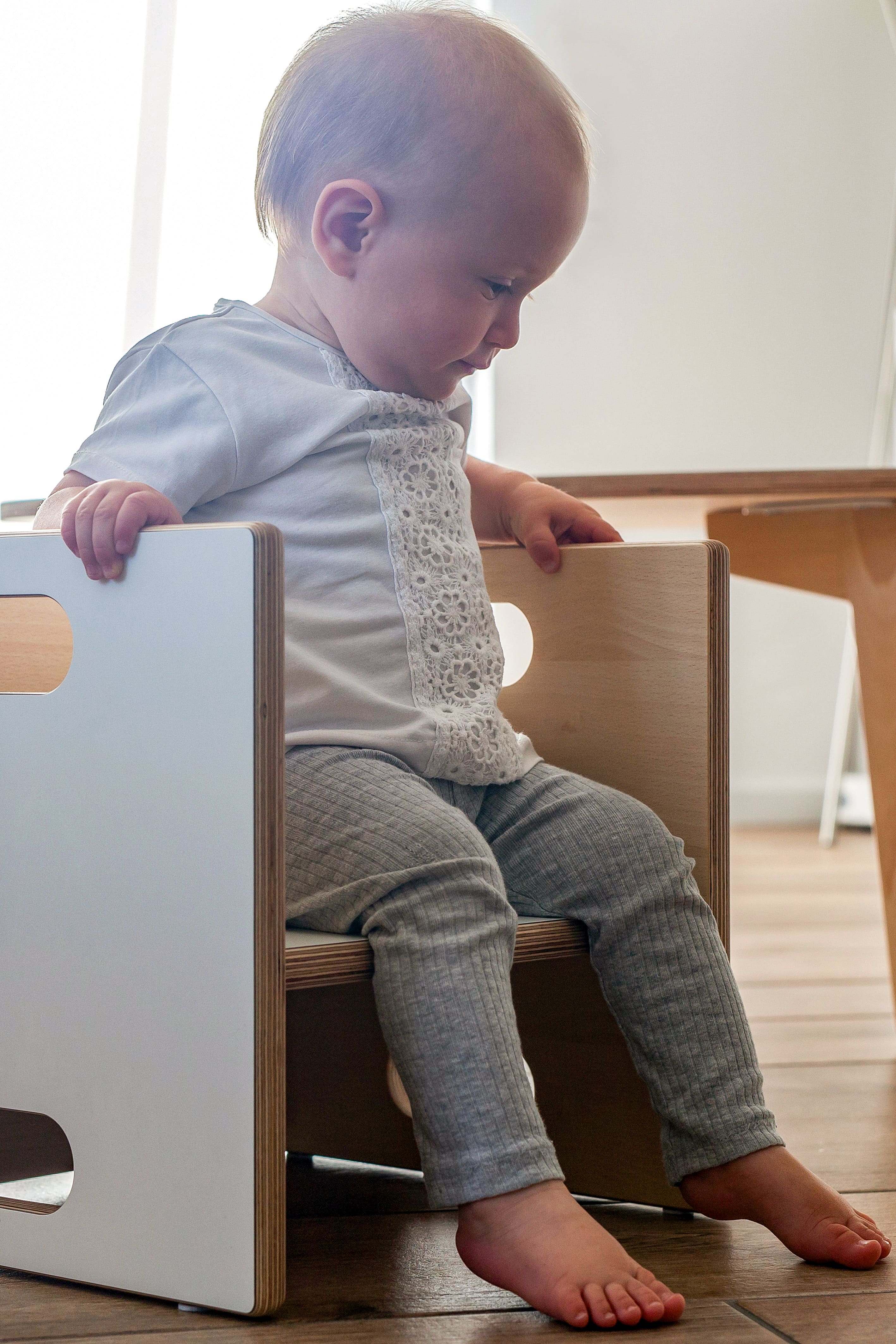 8-wandelstuhl-kind-sitzendo