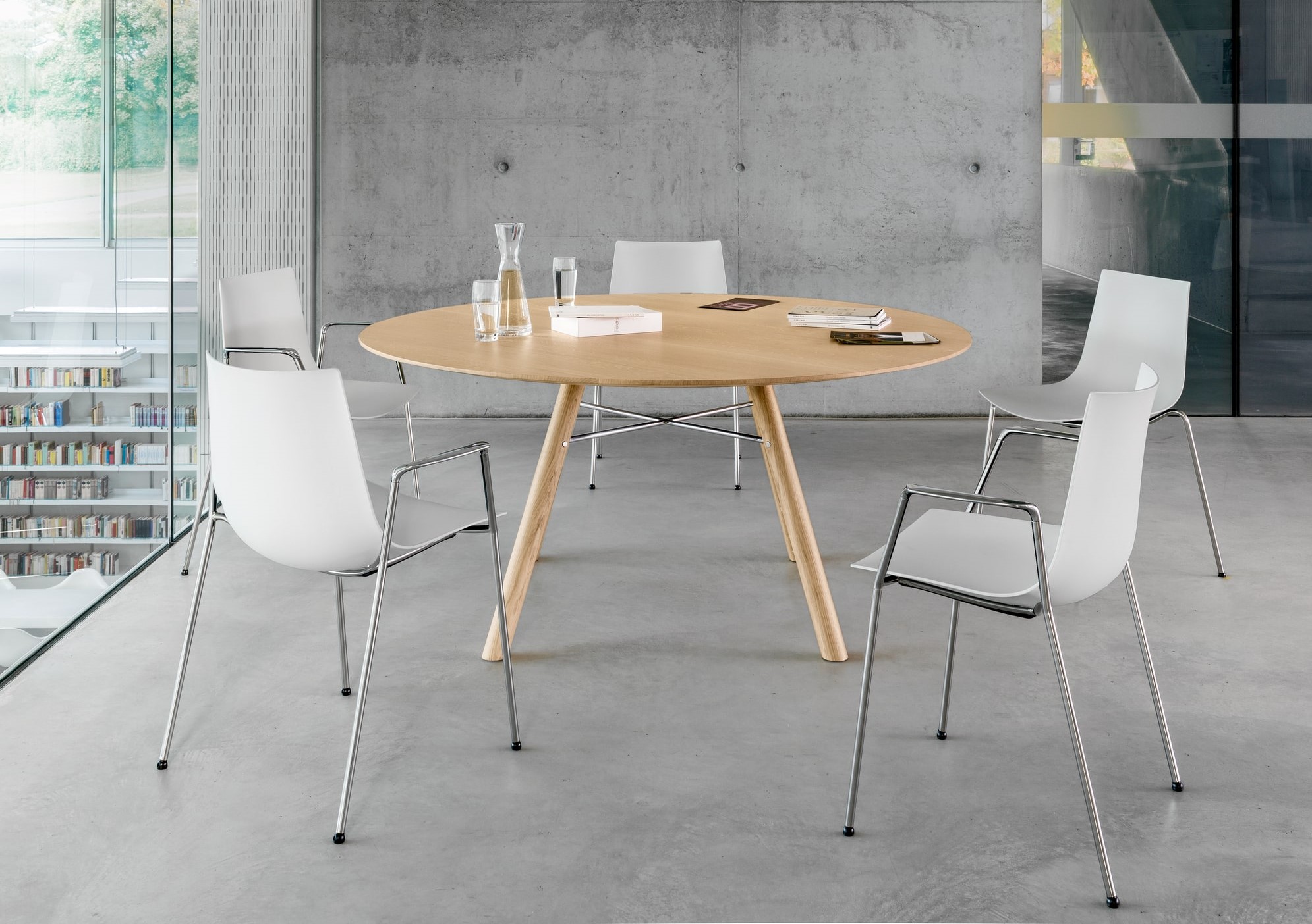 nava_bf_weiss_akio_ei_rd_l_20170928_3-min