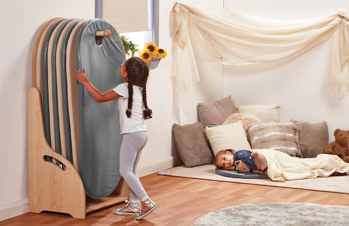 pt1297-millhouse-early-years-furniture-slumberstore-freestanding_lifestyle_rgb_5e0fd4fe-6dd7-4370-91b5-950b45a3ea80