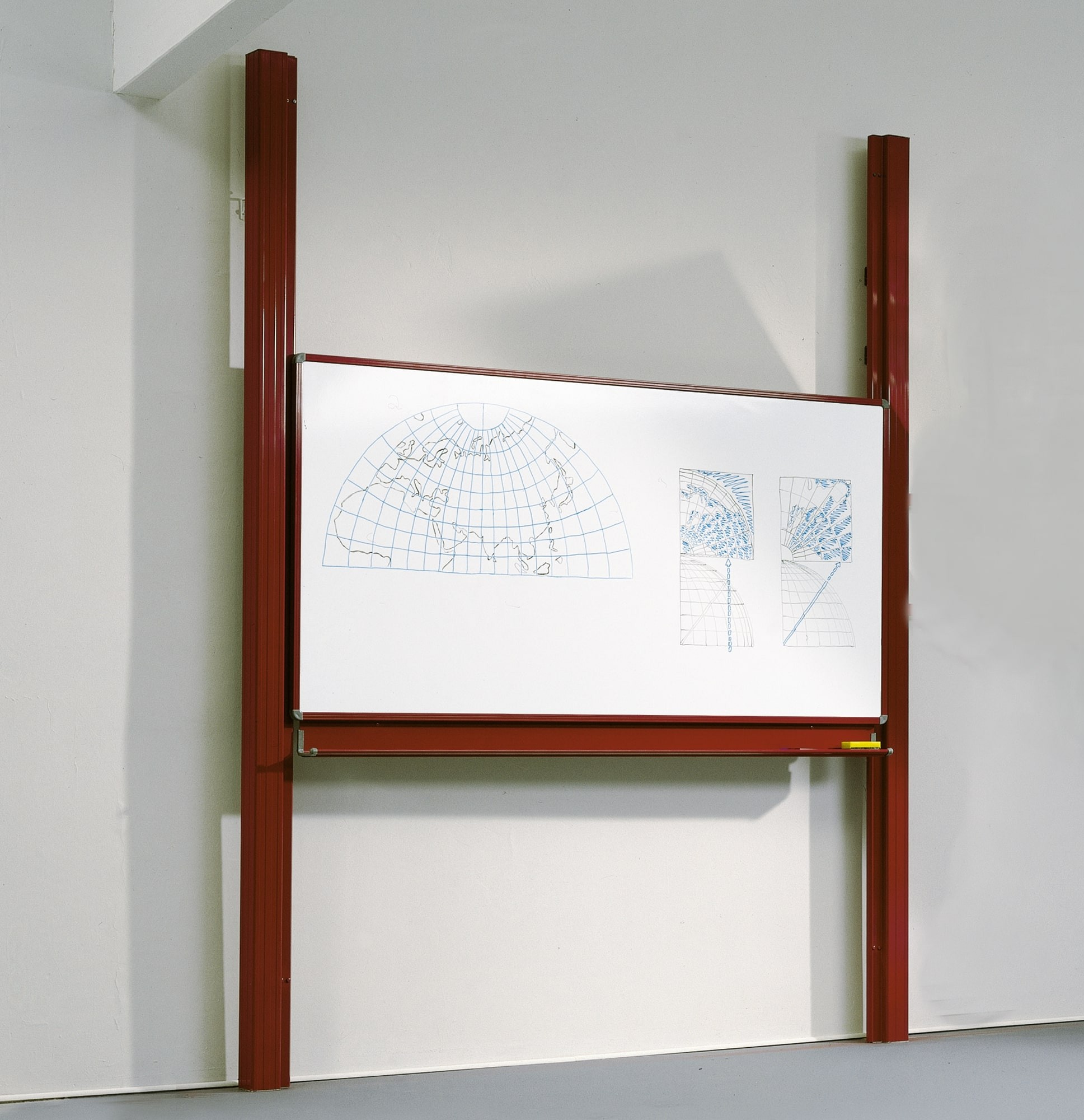 Conen Pylonentafel mit einer Tafelfläche in Stahlemaille product-image-3pylonentafel_in_stahlemaille