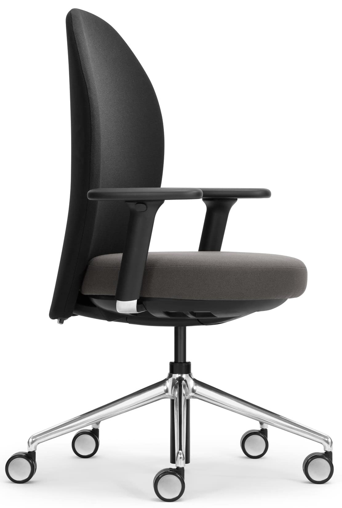 marva_schwarz_frontal_60grad_s_20200915-min