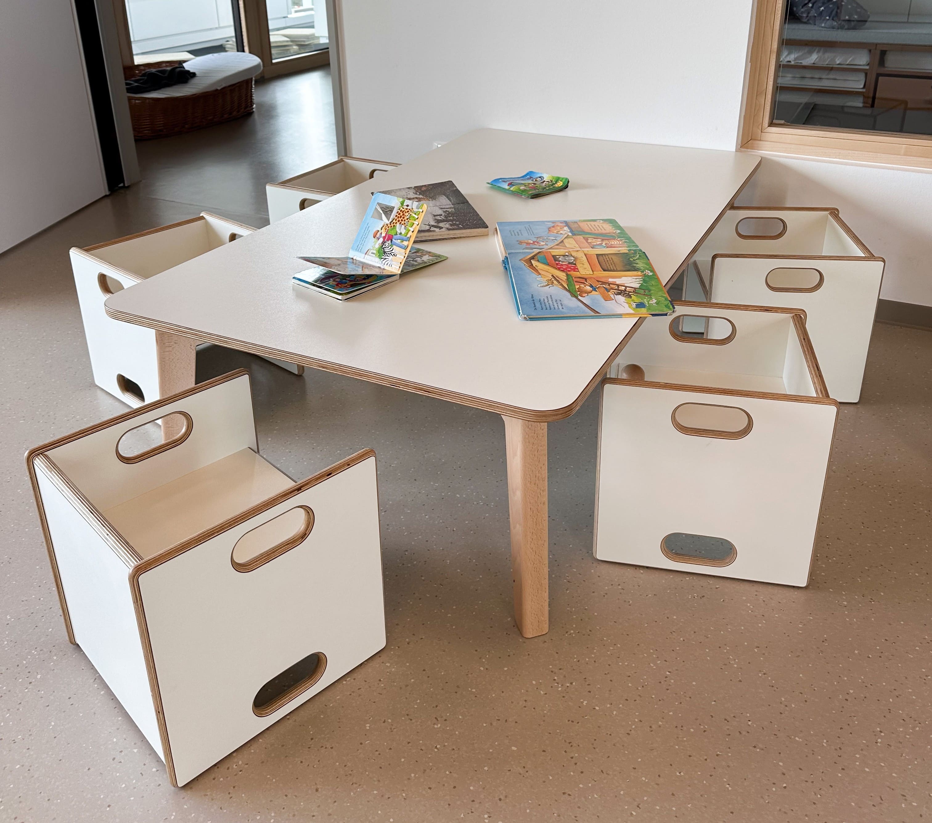 10-tisch_wandelstuhlea