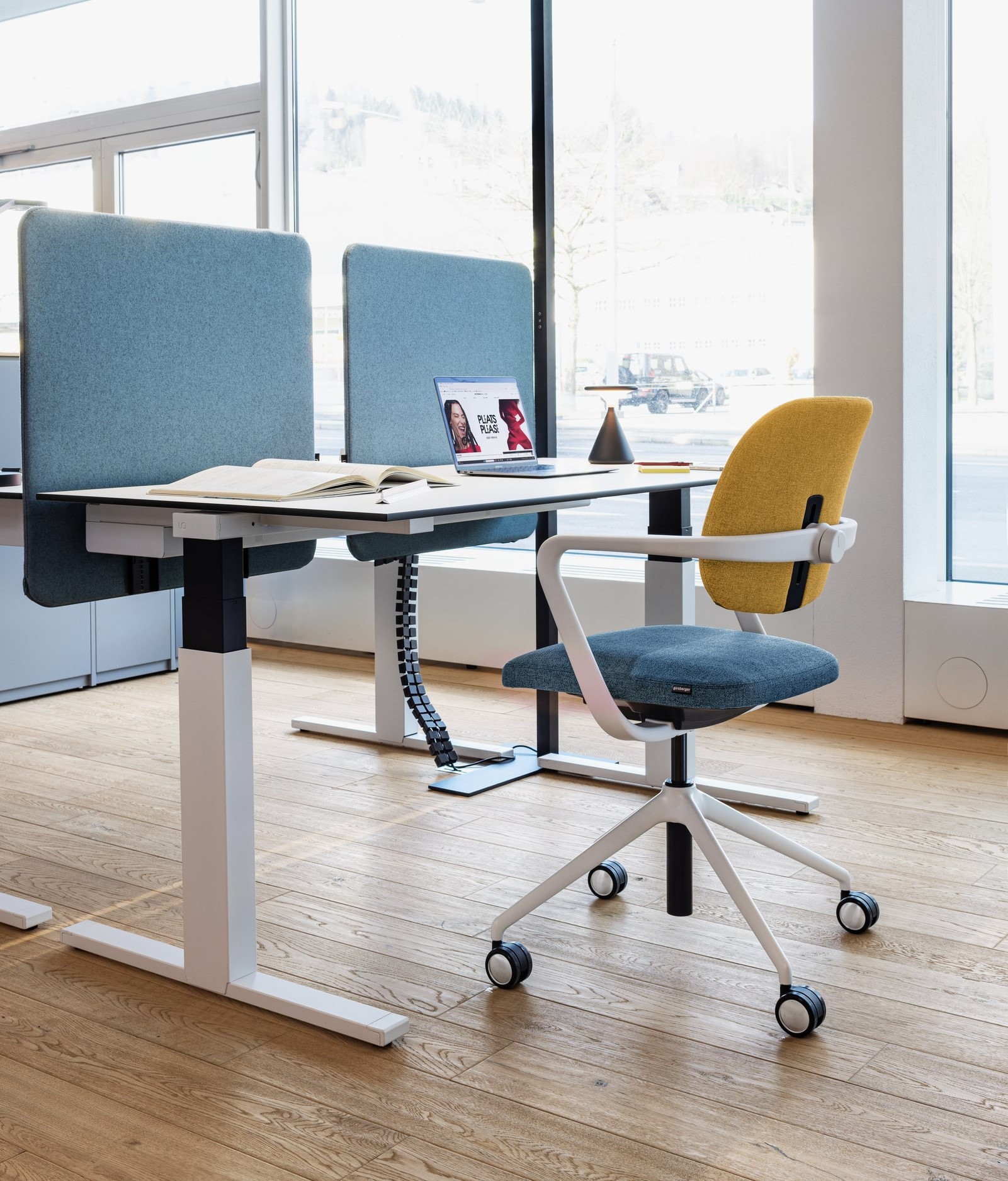 ategra_4fuss_hv_rollen_uni_l_20240130_1a-min